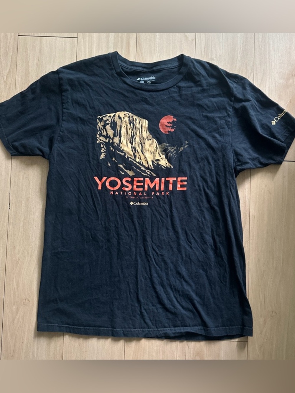 Columbia Yosemite National Park Men’s T-Shirt L Black Graphic Tee Scenic Design